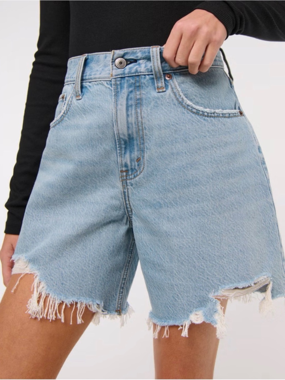 Abercrombie & Fitch - The Loose Short High-Rise Light Blue Denim Shorts